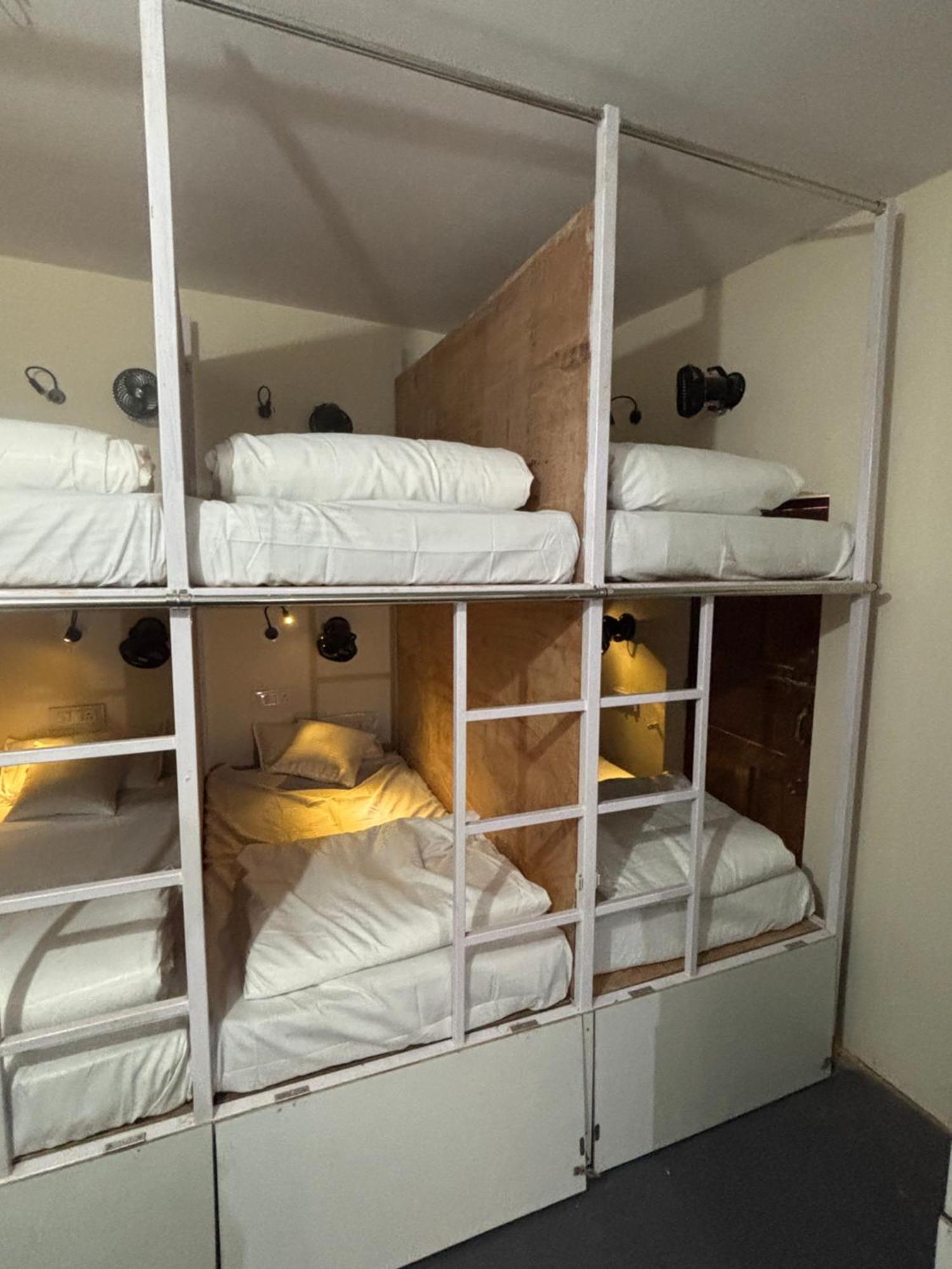Hot - House Of Travellers, Vagator Hostel ภายนอก รูปภาพ