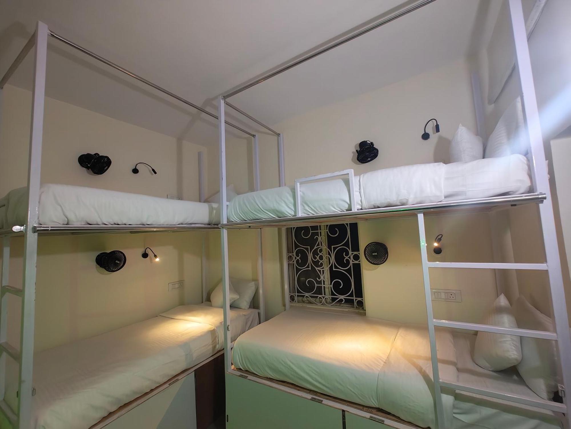 Hot - House Of Travellers, Vagator Hostel ภายนอก รูปภาพ