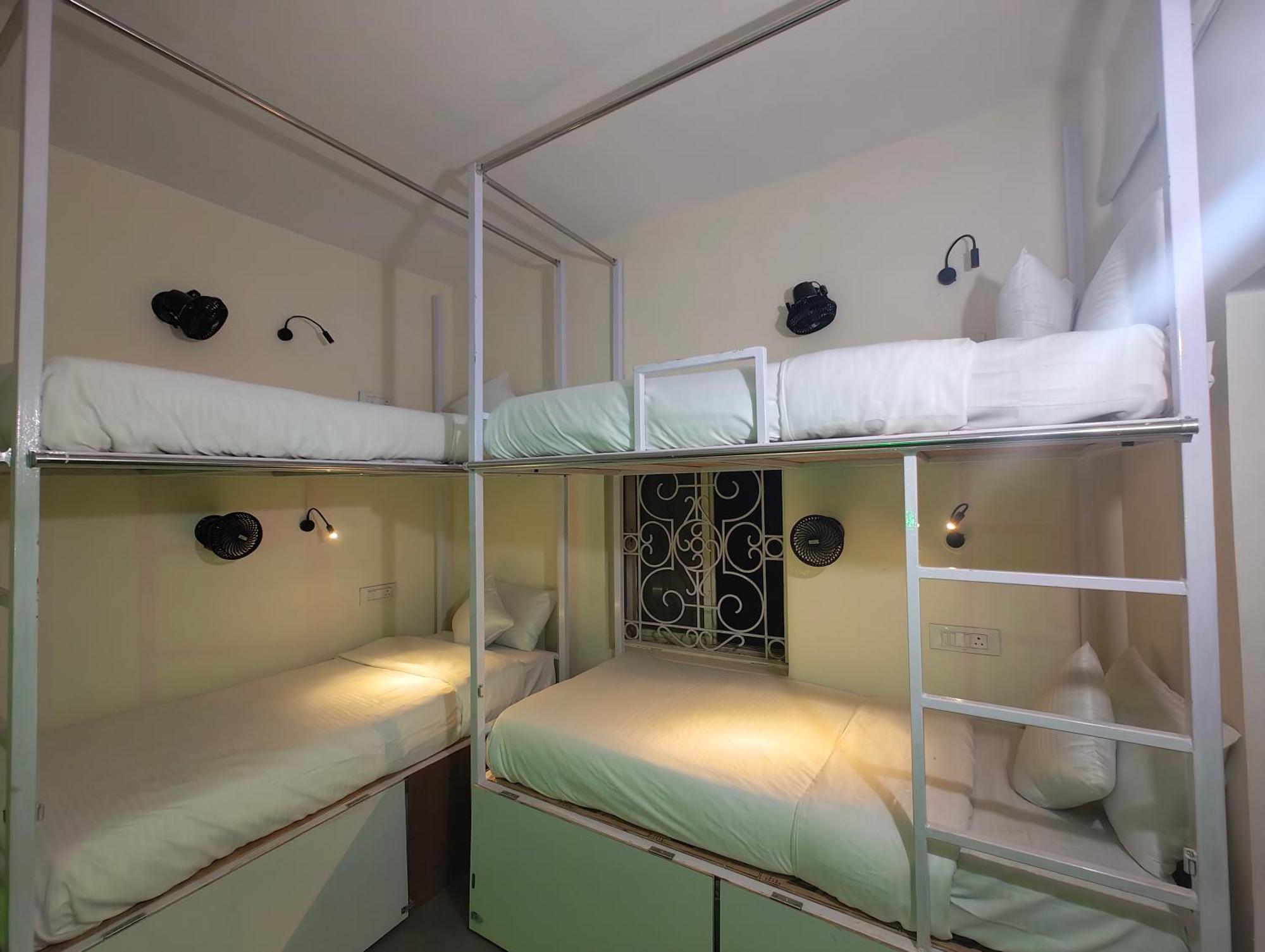 Hot - House Of Travellers, Vagator Hostel ภายนอก รูปภาพ
